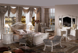 Repliky starožitného nábytku, Luxusní, stylový, historizující, zámecký, kvalitní nábytek, interiéry Viola ROYAL 208 - ložnice, postel, noční stolek, postelová sedačka, komoda, zrcadlo, křeslo, taburet, židle, lampa, stojan
